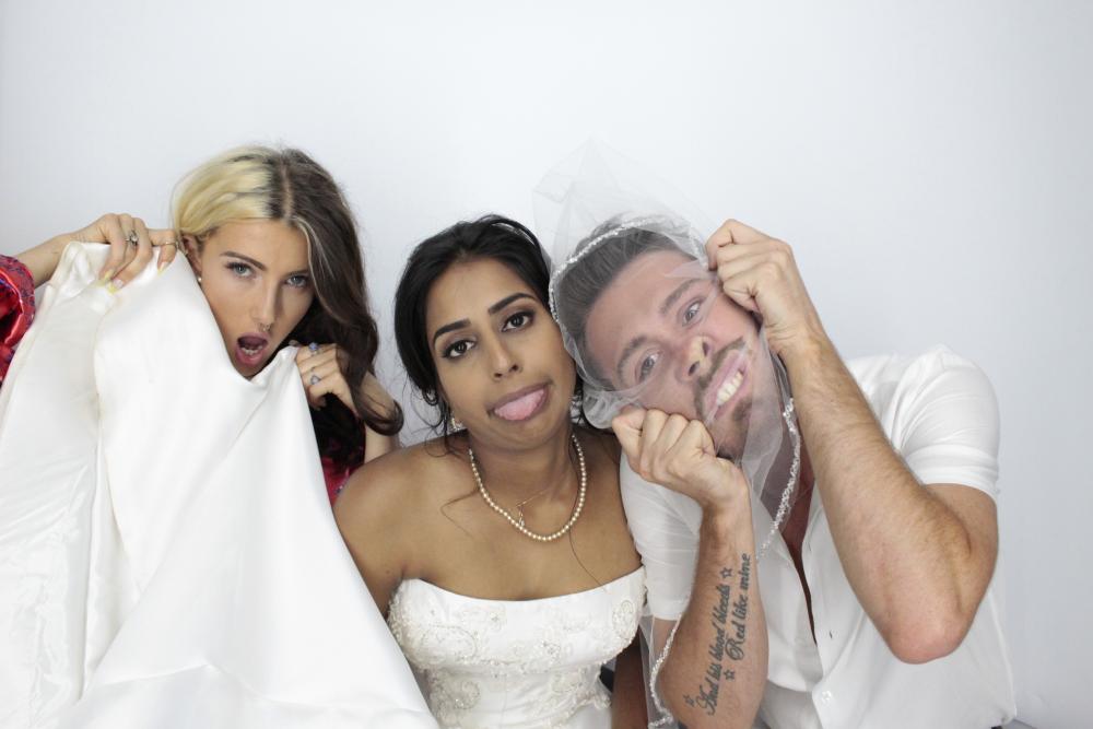 Annie & Josh | View more photos from the event at gallery.myphotoboothexperience.co.uk/u/MyPhotoBoothExperienceLtd/Annie-Josh